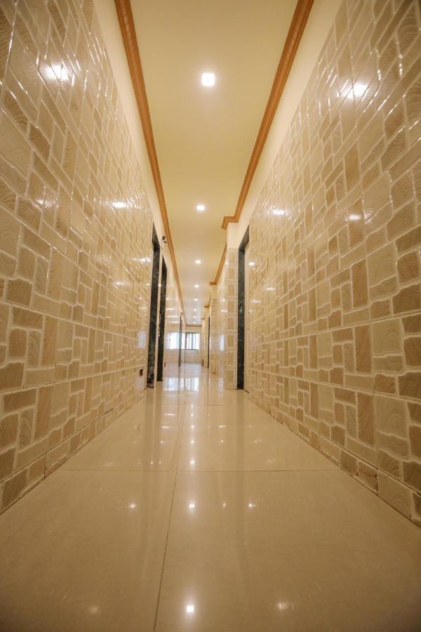 Hotel Sai Niwas Lonavala Eksteriør billede